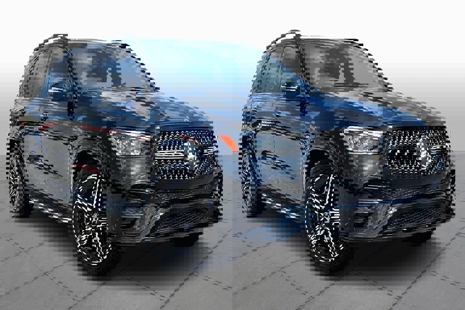 Used 2024 Mercedes-Benz GLE 350 4MATIC image 3