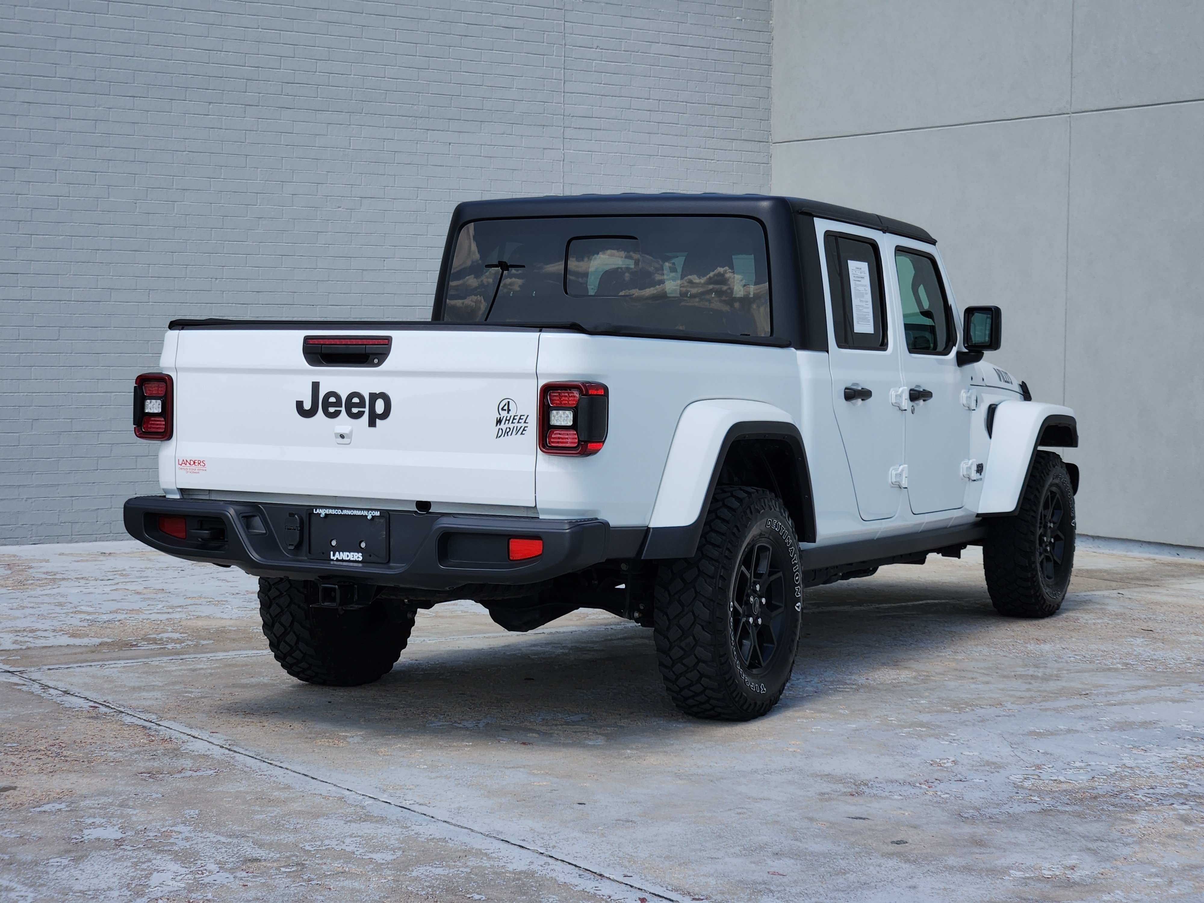 Used 2024 Jeep Gladiator Sport AWD/4WD image 8