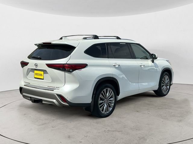 Used 2022 Toyota Highlander Platinum AWD/4WD image 5