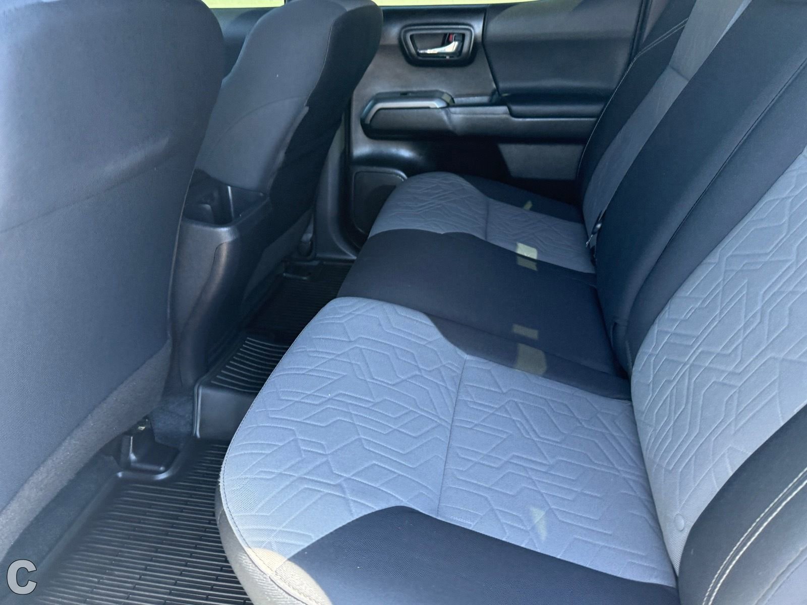 Used 2022 Toyota Tacoma TRD Off-Road w/ Technology Package RWD image 18