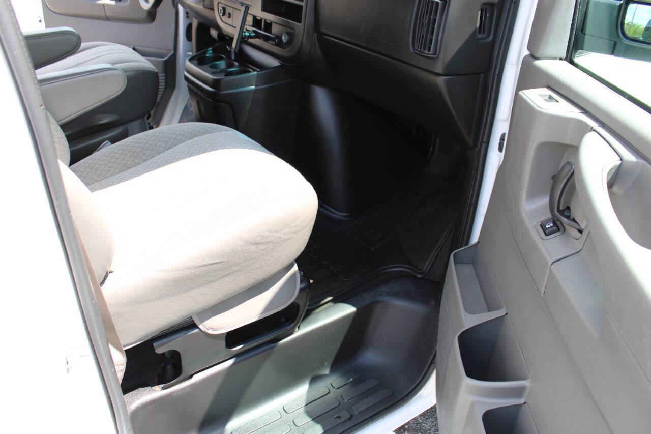 Used 2014 GMC Savana 1500 LT w/ LT Preferred Equipment Group RWD image 38