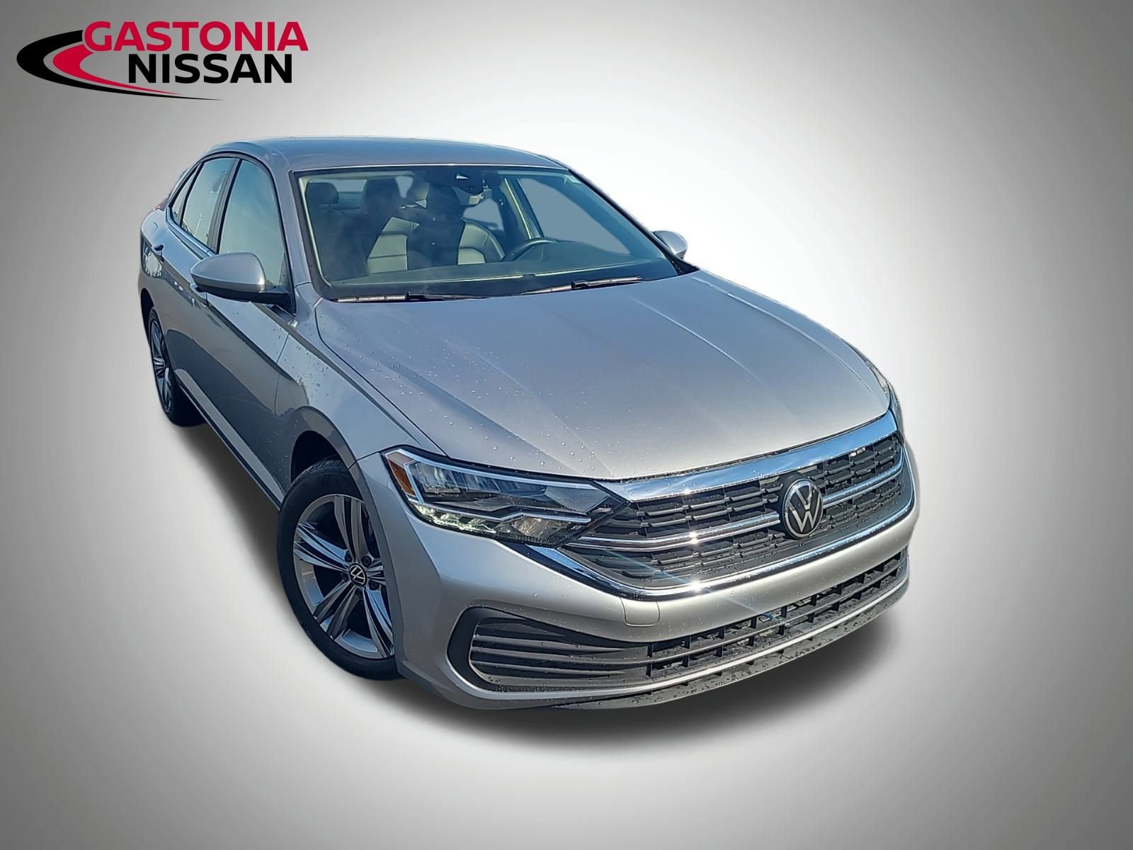 Used 2024 Volkswagen Jetta SE image 3