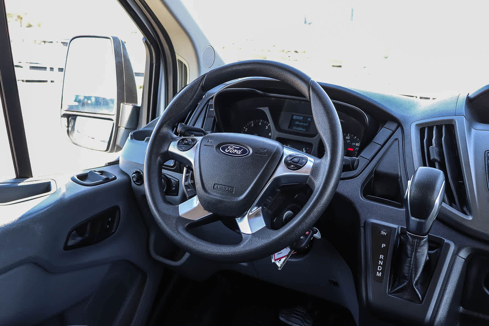 Used 2018 Ford Transit 350 XL image 16