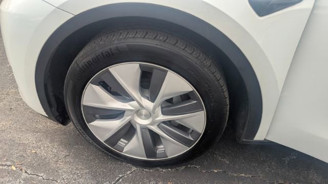 Used 2023 Tesla Model Y Long Range image 9