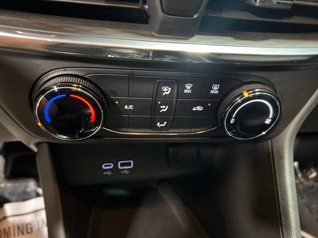Used 2025 Buick Encore GX Preferred FWD image 23