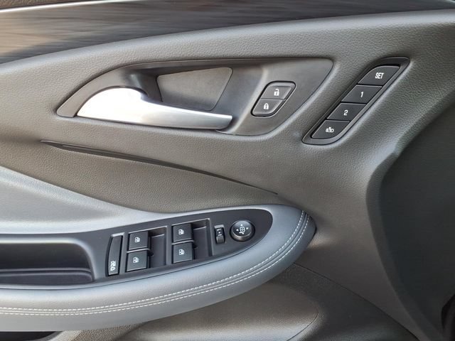Used 2020 Buick Envision Premium w/ LPO, Active Package AWD/4WD image 28