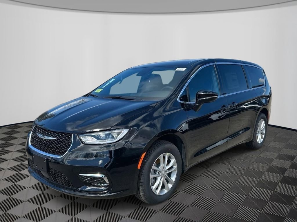New 2026 Chrysler Pacifica Select