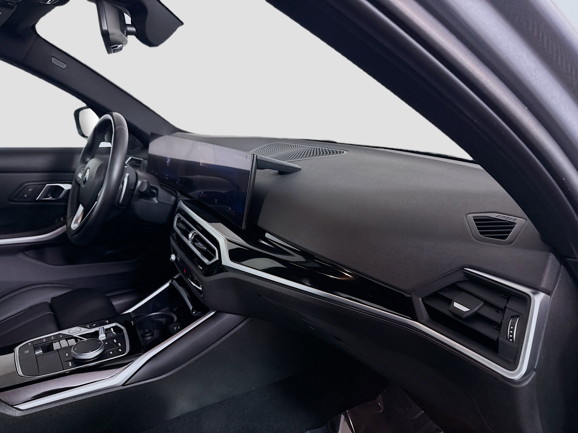 Used 2024 BMW 330i Sedan w/ Convenience Package image 30