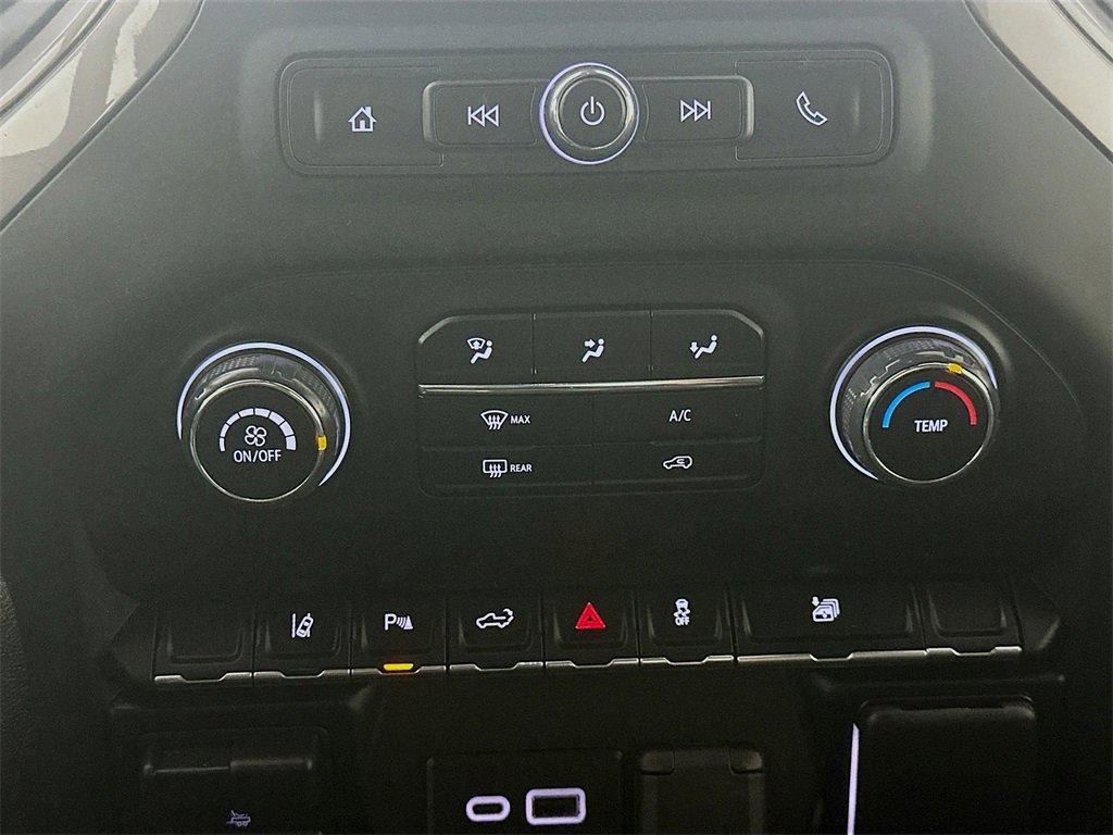 Used 2024 Chevrolet Silverado 2500 Custom w/ Custom Value Package image 18