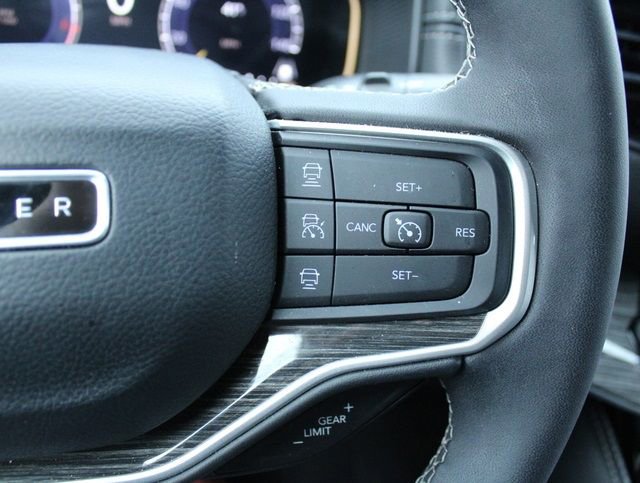 Used 2022 Jeep Wagoneer Series III w/ Flexible Seating Group image 35