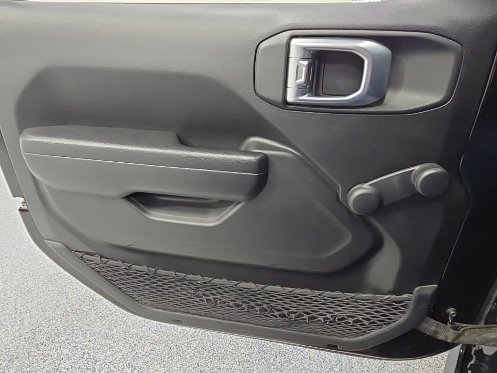 Used 2022 Jeep Wrangler Sport AWD/4WD image 28