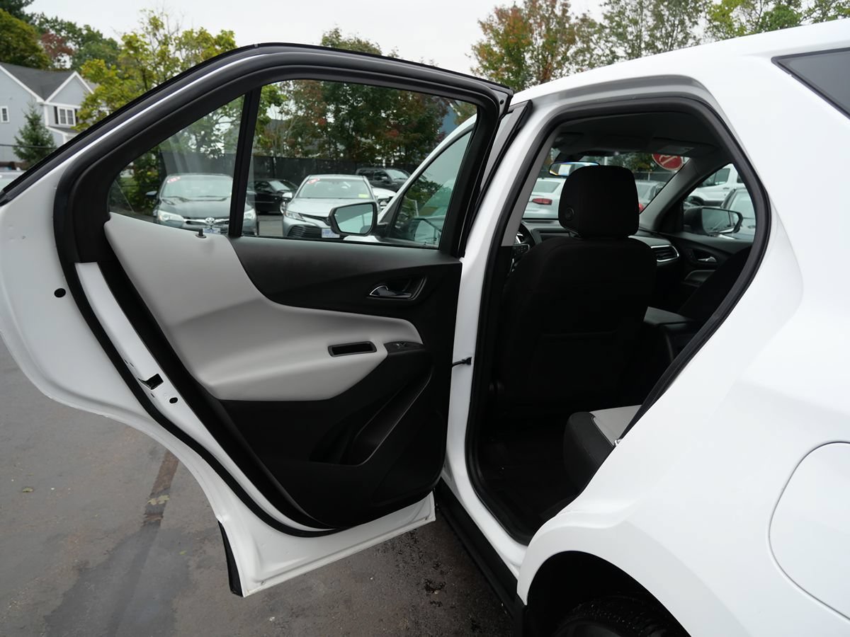 Used 2019 Chevrolet Equinox LS AWD/4WD image 25