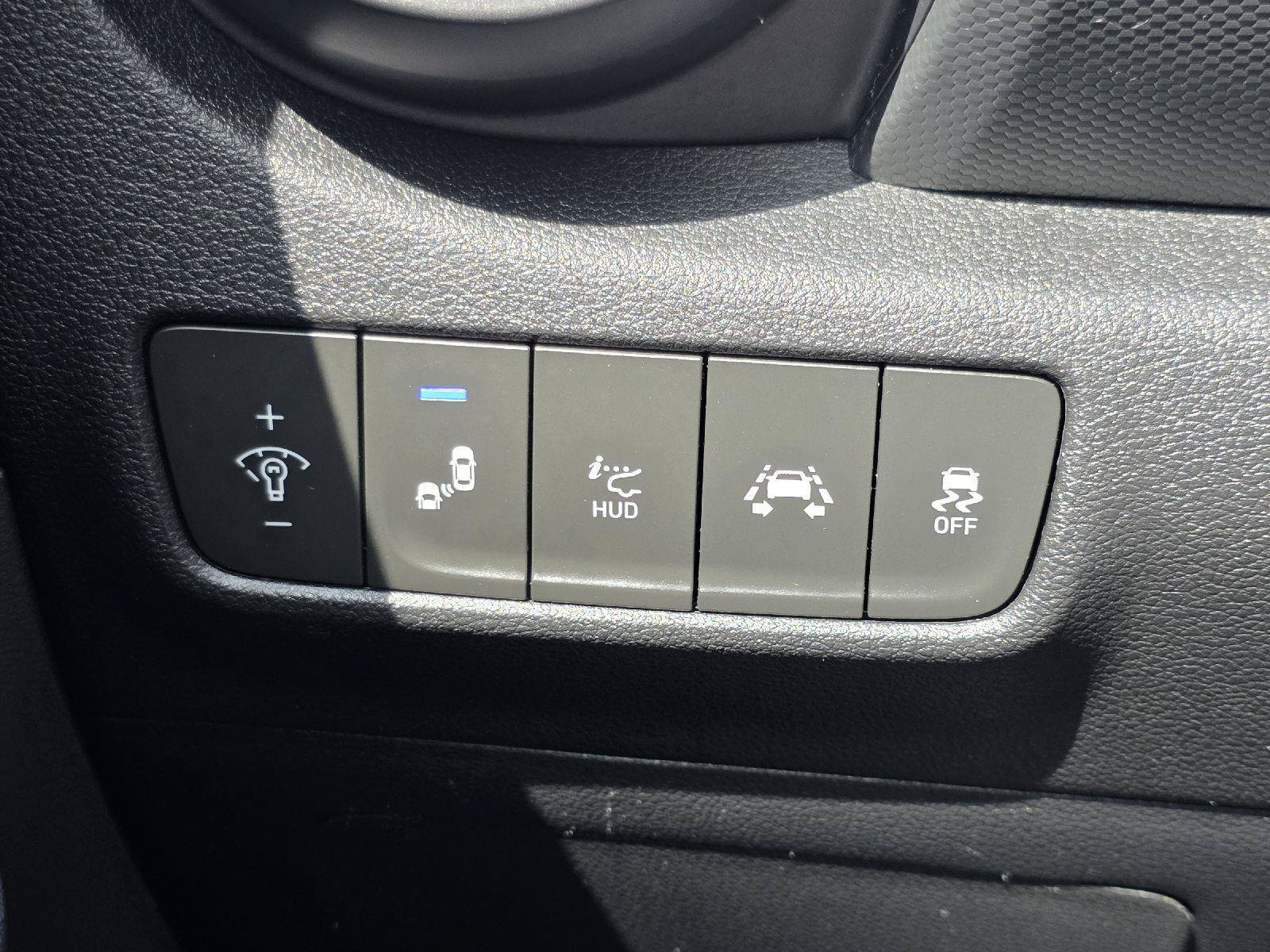 Used 2019 Hyundai Kona Ultimate AWD/4WD image 11