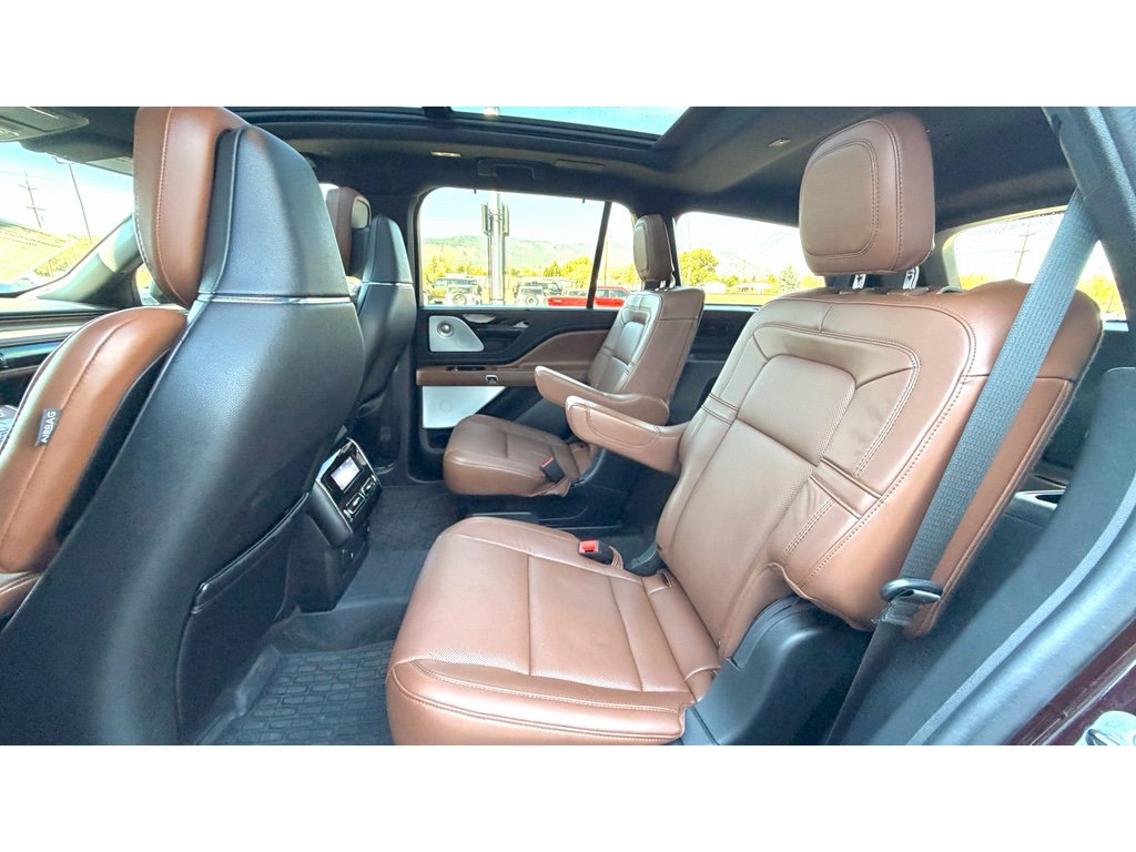 Used 2023 Lincoln Aviator Reserve w/ Equipment Group 201A RWD image 19
