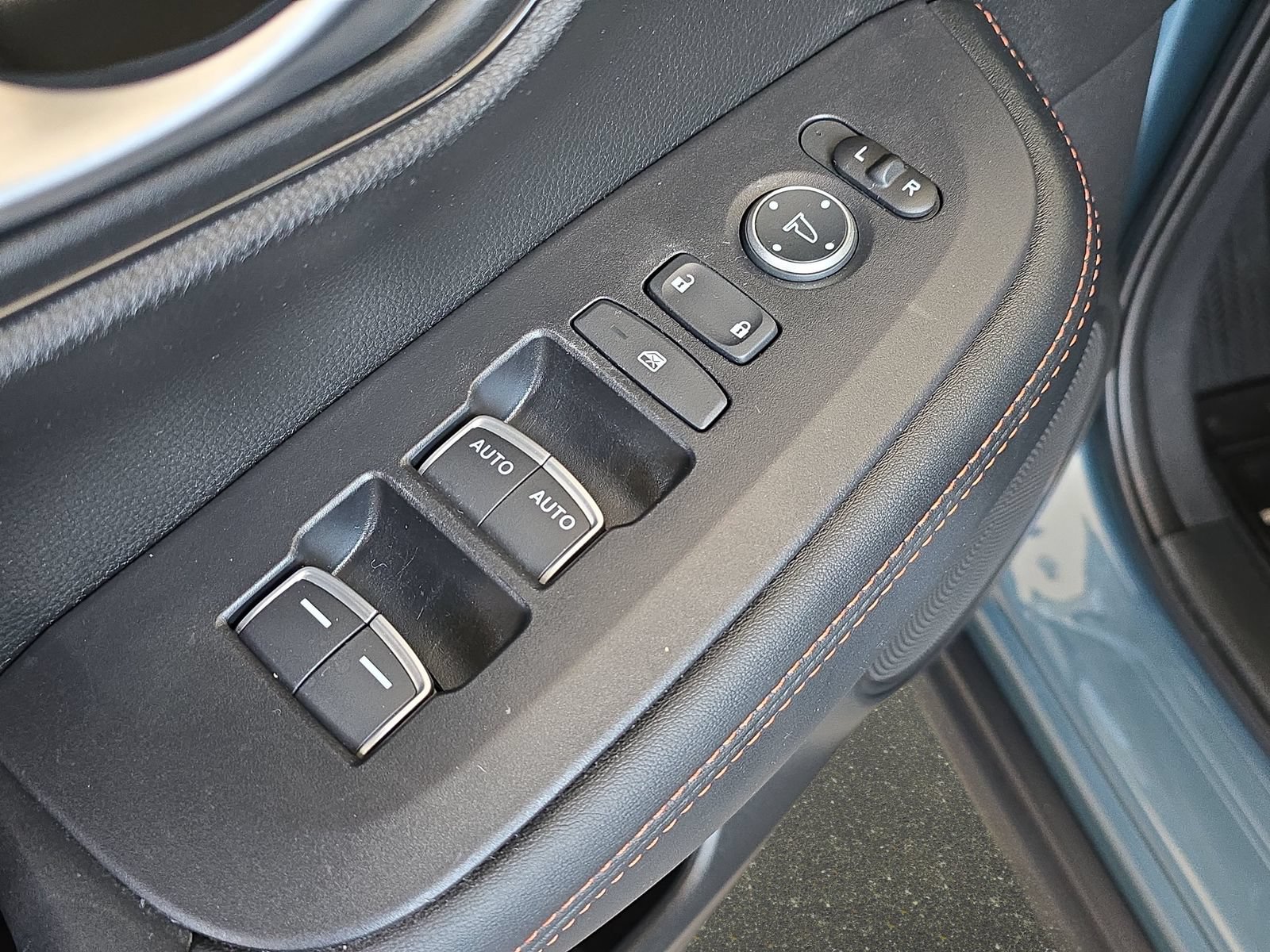 Certified 2025 Honda HR-V Sport image 25