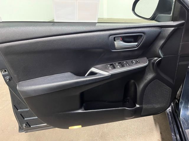 Used 2017 Toyota Camry LE image 18