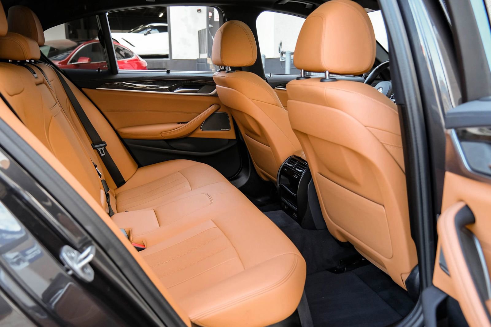 Used 2023 BMW 540i xDrive w/ Executive Package image 47