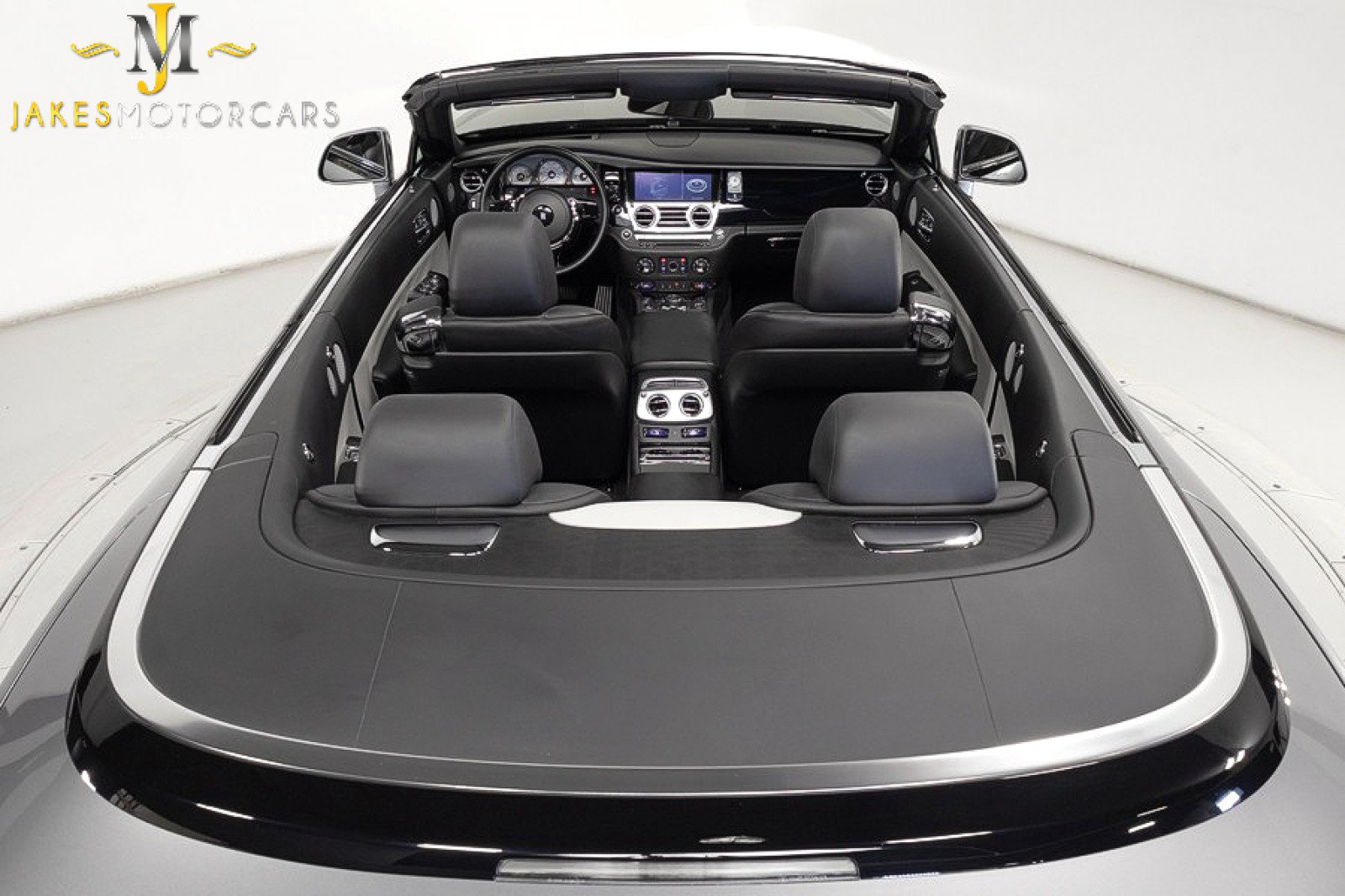 Used 2019 Rolls-Royce Dawn RWD image 11