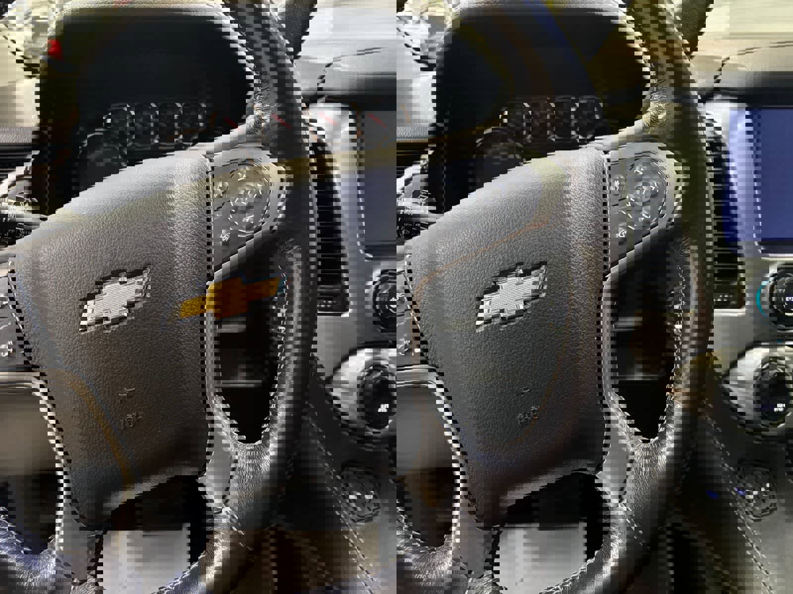 Used 2018 Chevrolet Tahoe LT w/ Luxury Package AWD/4WD image 15