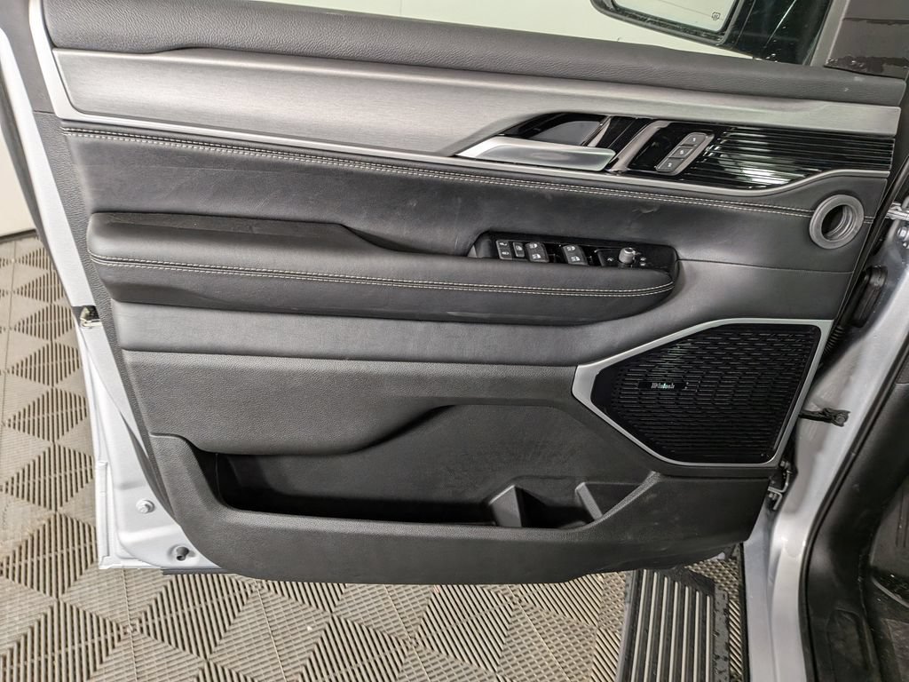 New 2026 Jeep Grand Wagoneer Limited AWD/4WD image 15