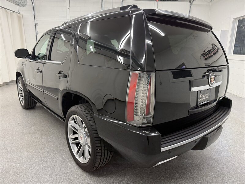 Used 2014 Cadillac Escalade Premium AWD/4WD image 7