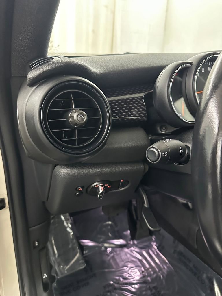 Used 2018 MINI Cooper S image 14