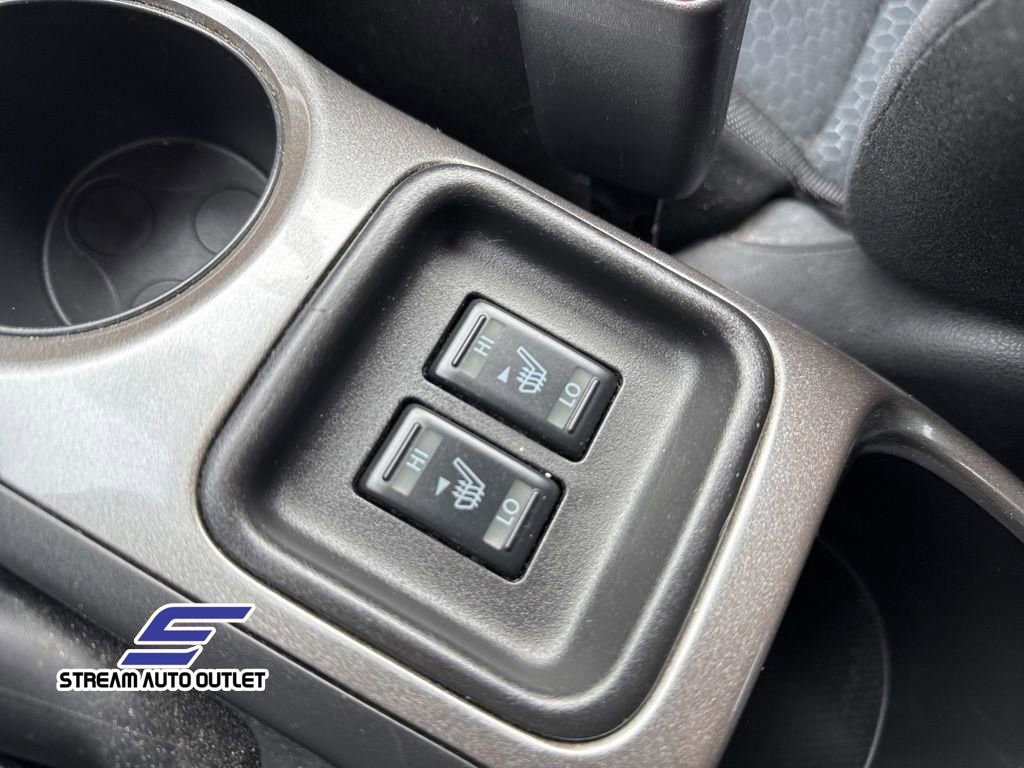 Used 2017 Nissan Juke SV image 19