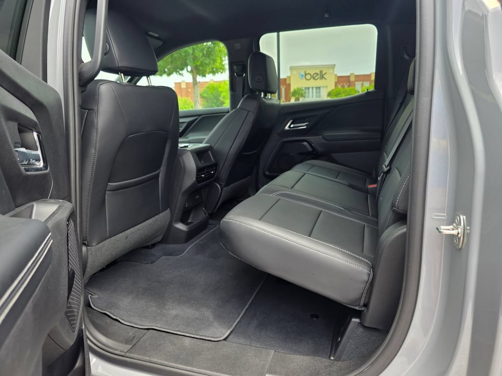 Used 2026 Chevrolet Silverado EV LT AWD/4WD image 29