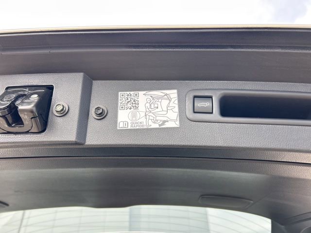 Used 2023 Toyota Highlander Limited image 9