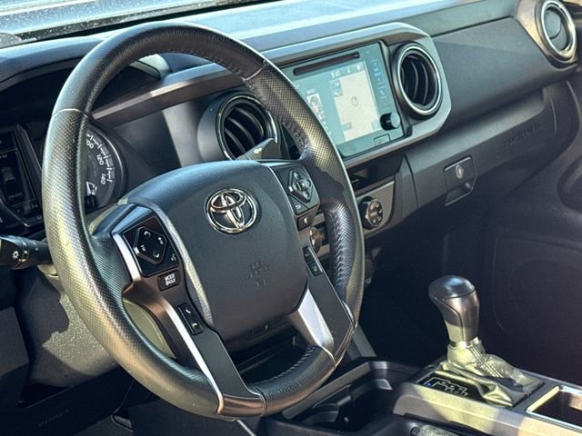 Used 2018 Toyota Tacoma TRD Sport w/ Technology Package image 17