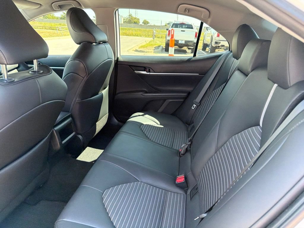 Used 2024 Toyota Camry SE FWD image 11