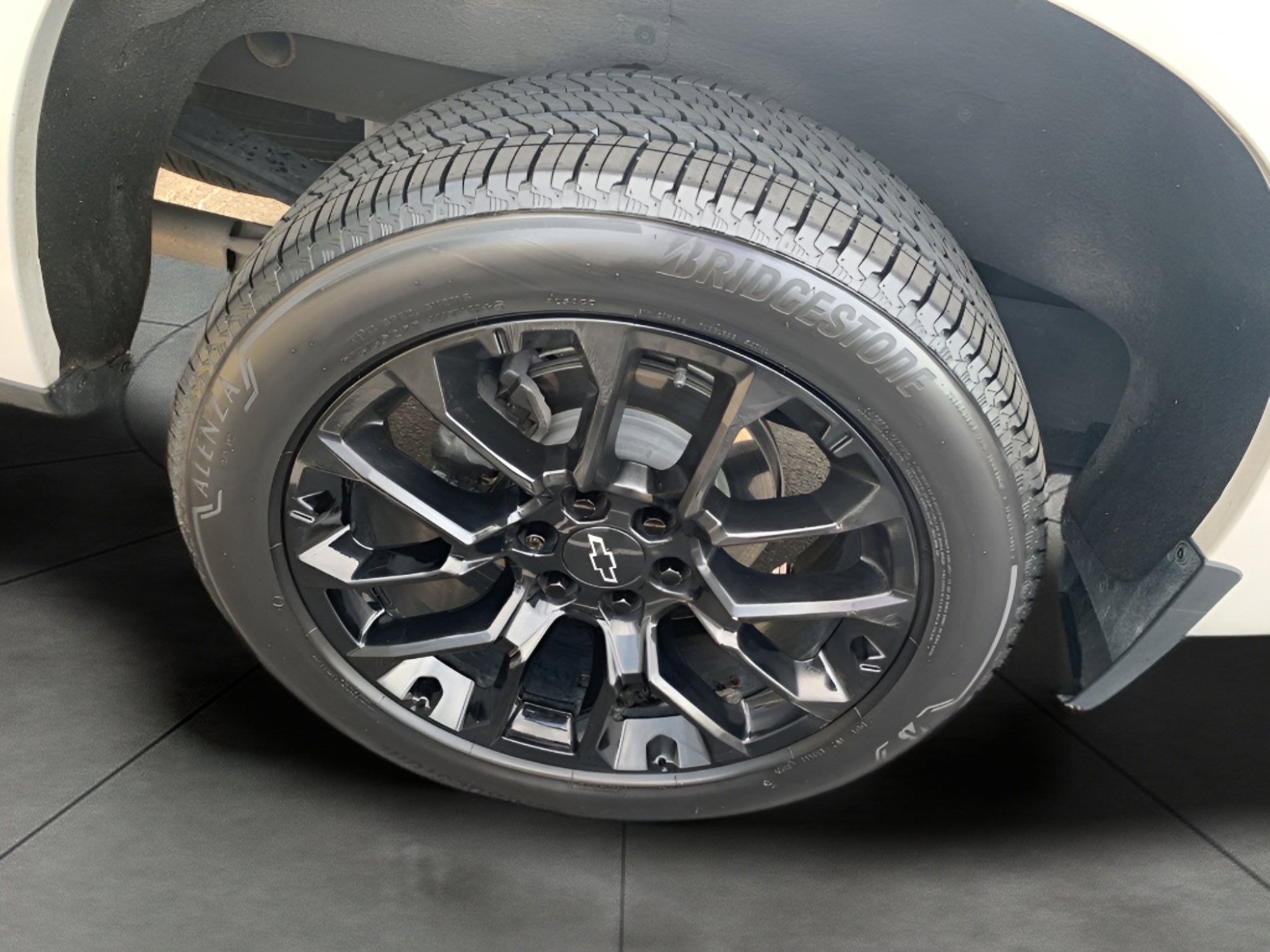 Used 2023 Chevrolet Silverado 1500 High Country w/ High Country Premium Package AWD/4WD image 26
