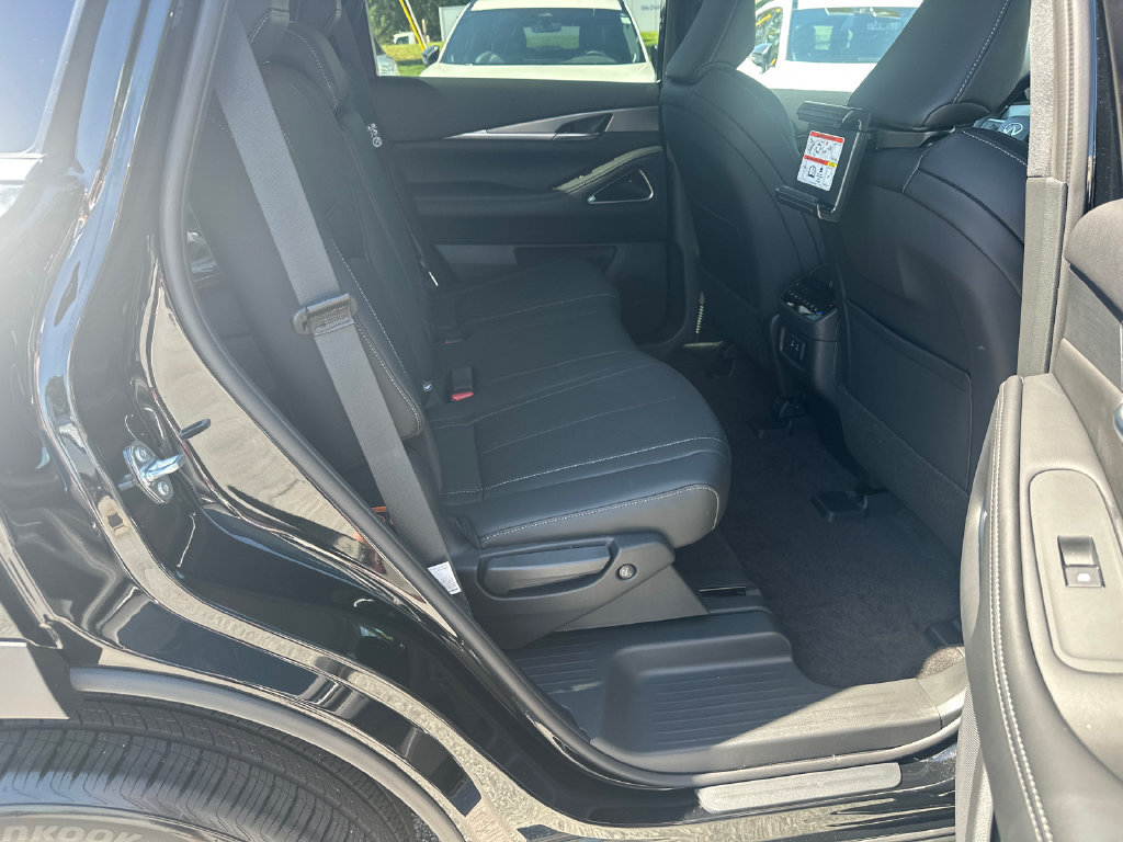 New 2027 INFINITI QX60 Luxe w/ Family Package FWD image 13