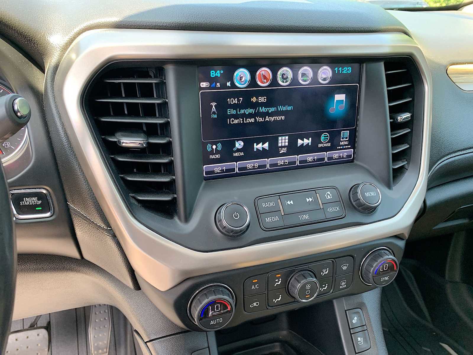Used 2018 GMC Acadia Denali w/ Technology Package AWD/4WD image 13