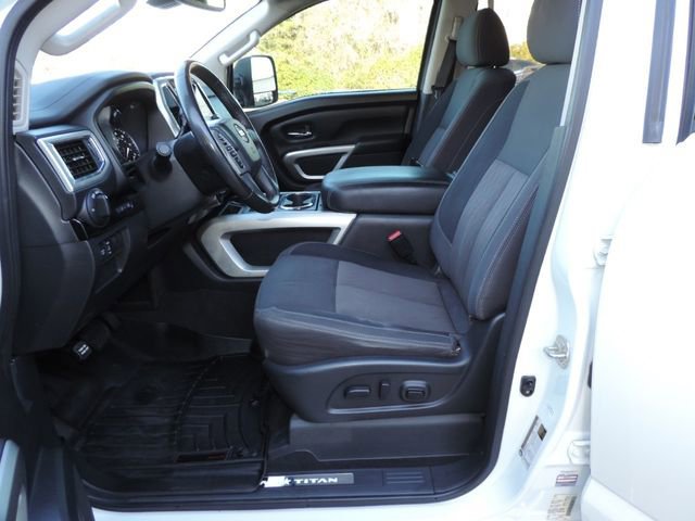 Used 2021 Nissan Titan SV w/ SV Convenience Package image 23