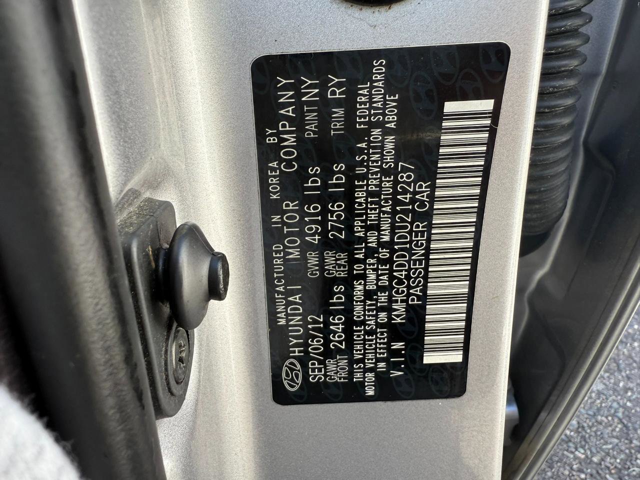 Used 2013 Hyundai Genesis 3.8 image 40