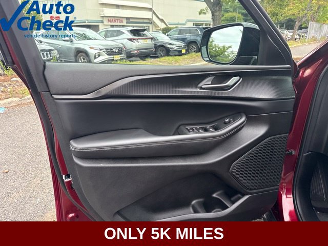Used 2025 Jeep Grand Cherokee Altitude AWD/4WD image 33