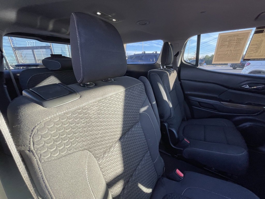 Used 2017 GMC Acadia SLE image 28