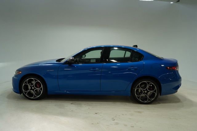 New 2025 Alfa Romeo Giulia AWD image 4