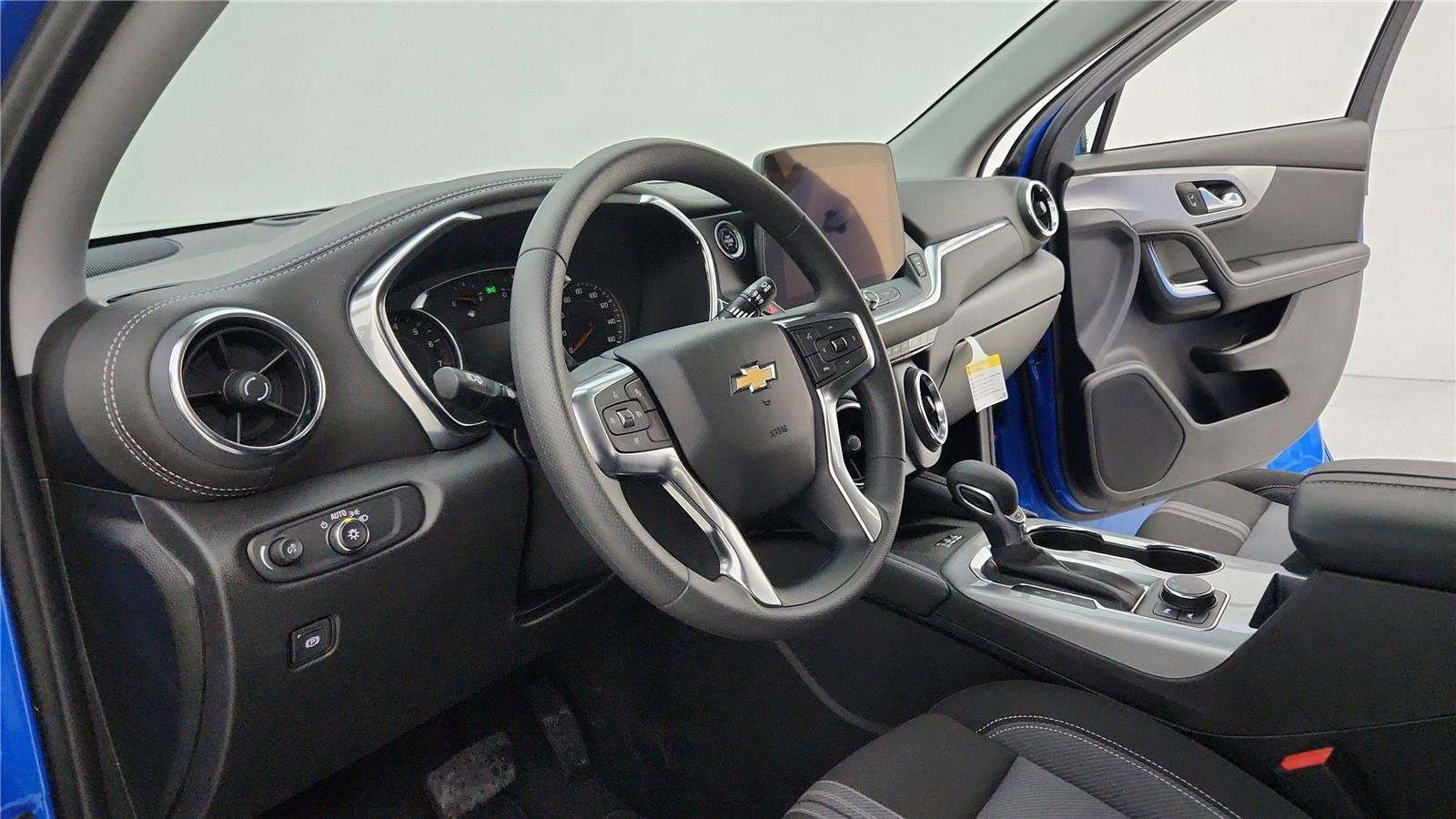 Used 2024 Chevrolet Blazer LT w/ Convenience Package image 52