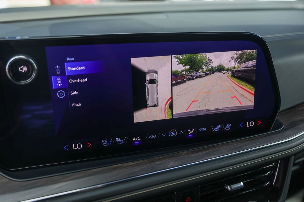 Used 2025 Chevrolet Suburban Premier w/ Sun And Tow Package AWD/4WD image 17