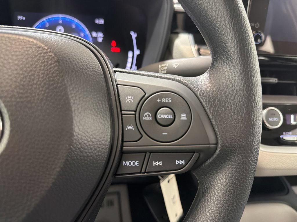 Used 2026 Toyota Corolla LE FWD image 28