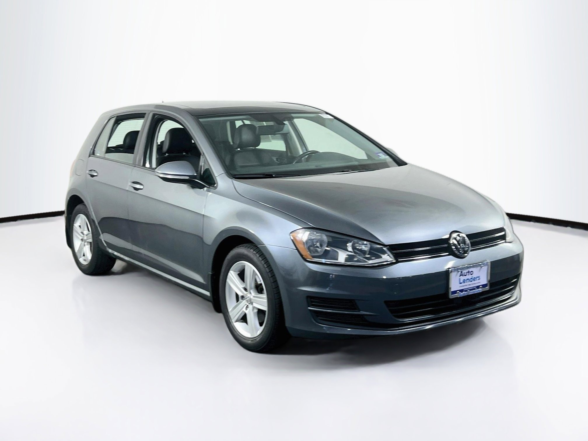 Used 2017 Volkswagen Golf Wolfsburg Edition FWD image 3