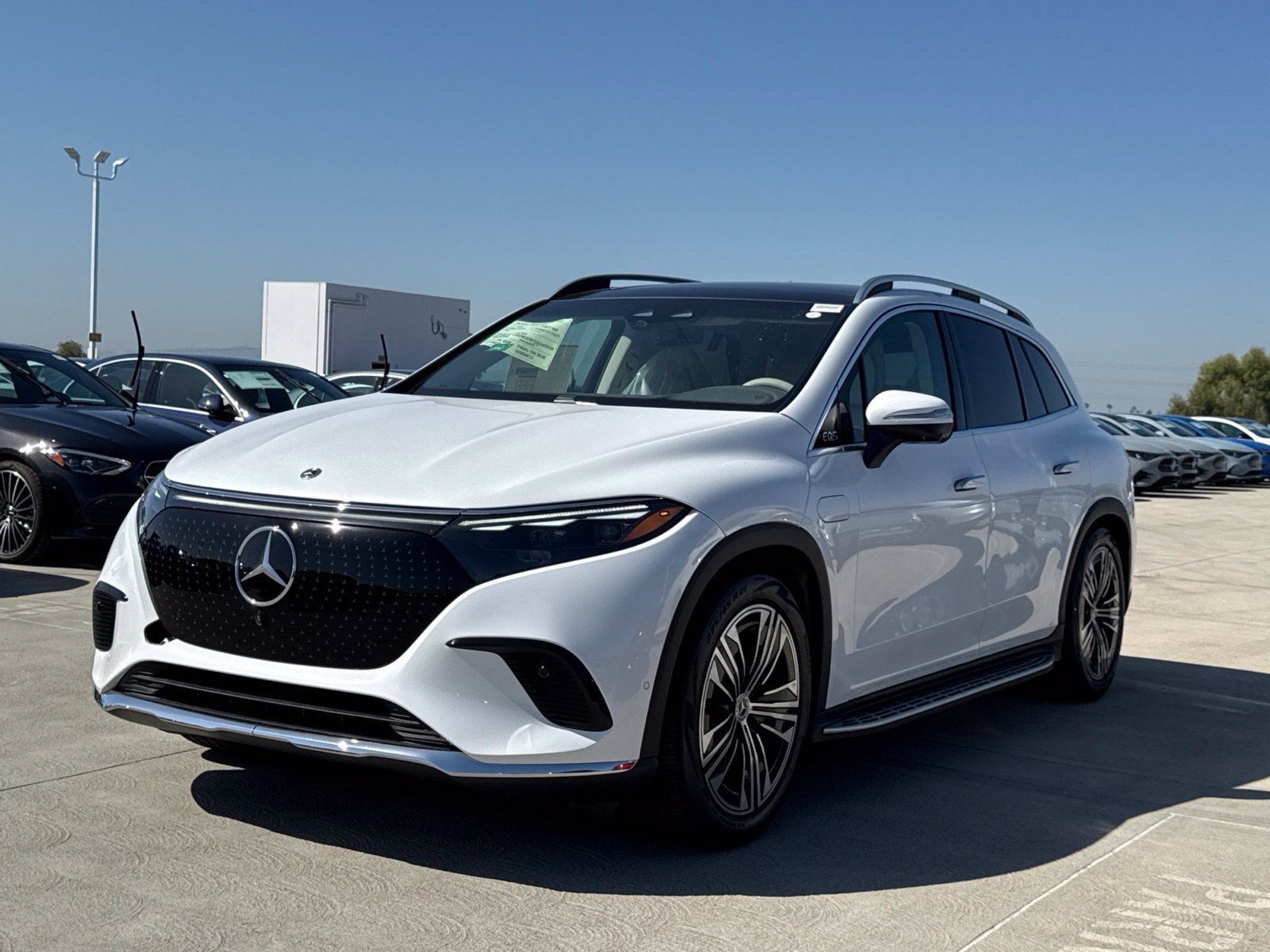 New 2027 Mercedes-Benz EQS 400 4MATIC SUV image 7