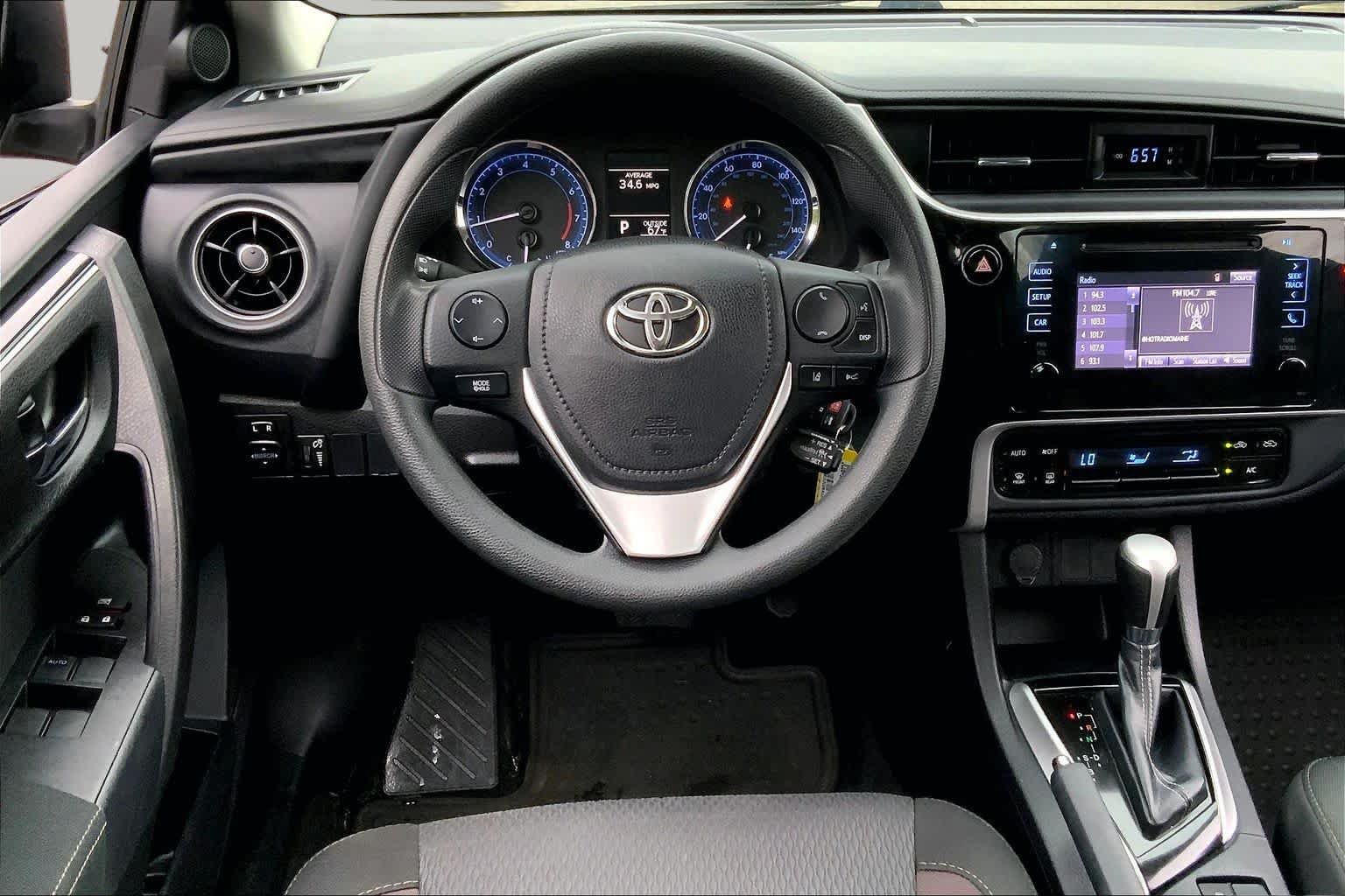 Used 2018 Toyota Corolla LE FWD image 6