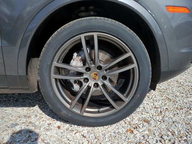 Used 2020 Porsche Cayenne image 10