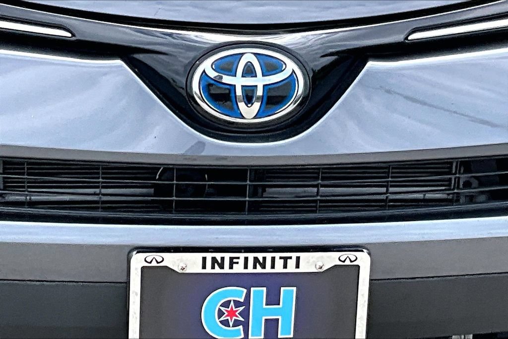 Used 2018 Toyota RAV4 XLE AWD/4WD image 12