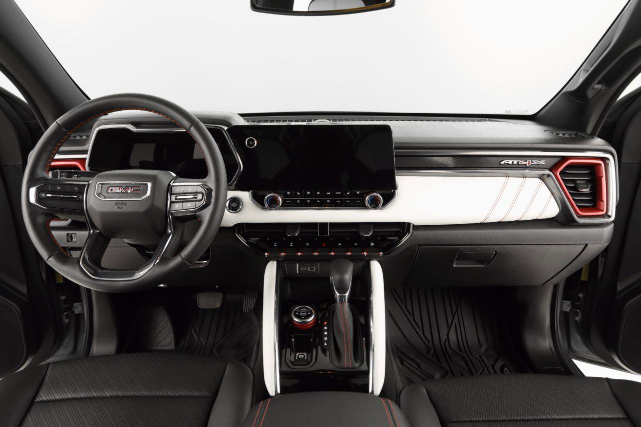 Used 2023 GMC Canyon AT4X AWD/4WD image 13