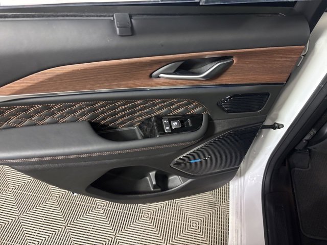 Used 2022 Jeep Grand Cherokee Summit w/ Luxury Tech Group V image 23