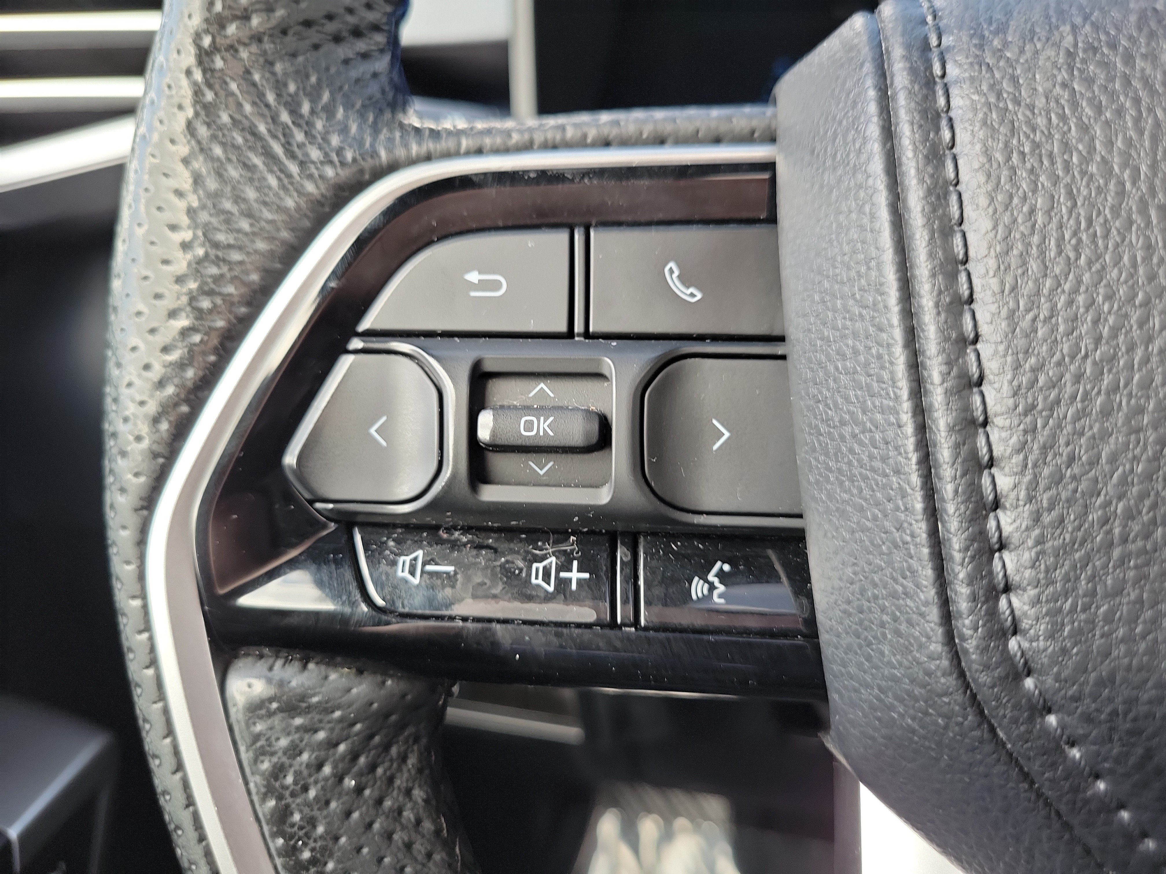 Used 2023 Toyota Tundra Platinum AWD/4WD image 19